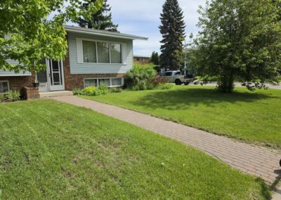 Spacious yard at Uncle Gerald's Place
